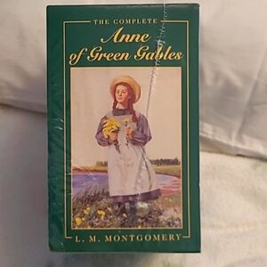 BRAND NEW. Complete set of Anne of Green Gables paperback books.